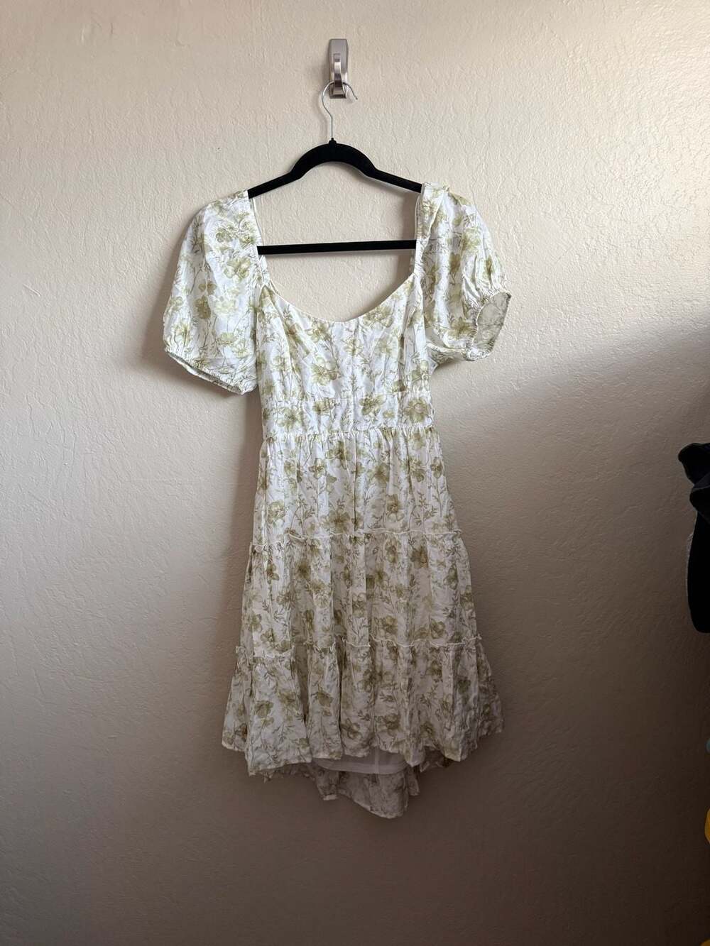 Floral Puff Sleeve Tiered Dress Size L Green White Tie Back cotagecore babydoll